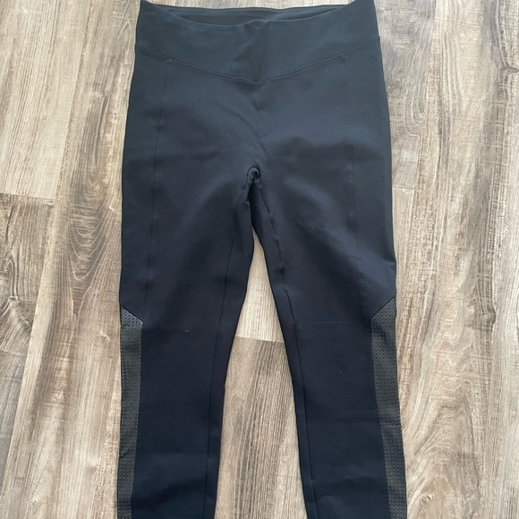 Spanx Perforated Black Leggings size XL - Picture 3 of 6